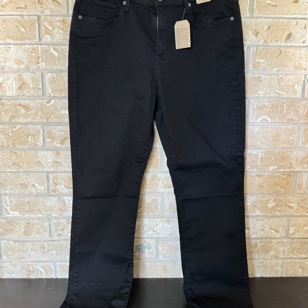 Levi's Straight Leg Jeans - NWT